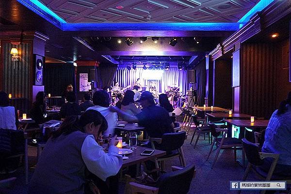 台北美食【音樂火箭Rocket Music】台北音樂餐廳推薦。台北現場演唱。忠孝新生音樂餐廳。台北音樂酒吧