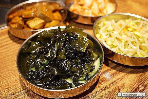 台北美食【明月館韓國烤肉光復北店】小巨蛋韓國烤肉。小巨蛋韓國料理。南京三民韓國烤肉。韓國小菜無限吃
