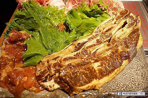台北美食【明月館韓國烤肉光復北店】小巨蛋韓國烤肉。小巨蛋韓國料理。南京三民韓國烤肉。韓國小菜無限吃