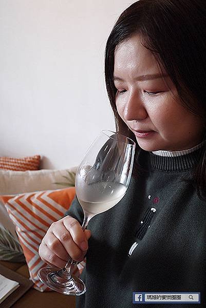 台北美食【50/45 Winehaus】內湖葡萄酒咖啡廳。內湖酒吧。大直酒吧。美麗華商圈酒吧