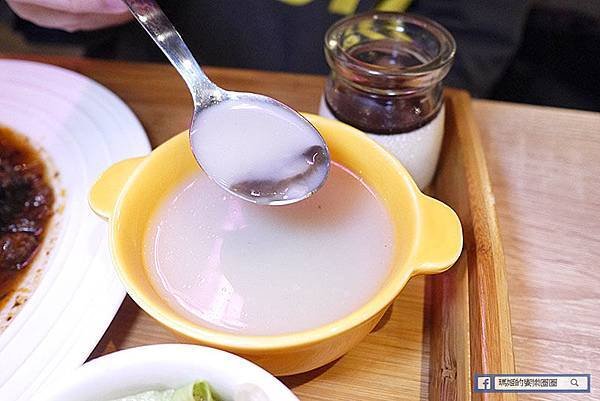 台北南京三民咖啡館【O.L.O CAFÉ】熱帶雨林中的悠閒午后〡免費WIFI聚餐包場