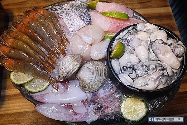民生社區火鍋【極蜆鍋物】雙人海陸套餐超澎湃～蛤蜊湯頭鮮甜無比〡民生社區美食
