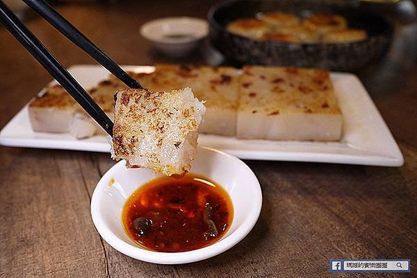 台北三創美食【港點大師台北三創店】台北港式飲茶-小龍蝦粉絲煲/爆漿流沙奶皇包