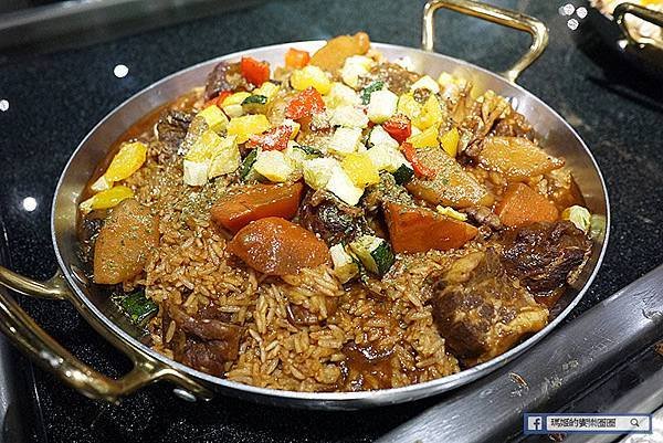 內湖BUFFET吃到飽推薦【豐FOOD-海陸百匯．多國料理】九月辦桌夯肉吃烤乳豬好過癮！夏趴夯肉BBQ PARTY九月周五限定