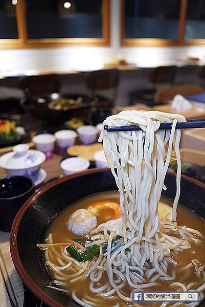 成功國宅美食【太ONE牛肉麵/少小白頂級豆奶】台北牛肉麵推薦/科技大樓美食