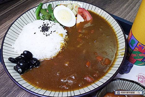 信義區雞排【赤雞雞排微風南山店】比臉大香脆多汁雞排/咖哩飯＆商業午餐推薦/微風南山美食