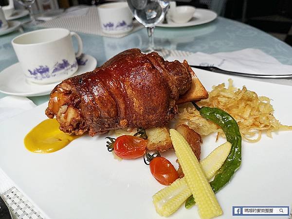 南投清境美食【老英格蘭莊園】德國豬腳、燉羊膝、飲料無限暢飲/午餐/下午茶/晚餐