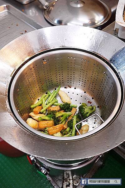 台北必吃炸雞【暖男炸雞永吉店】獨創日式粉漿一吃上癮炸雞-捷運市府站炸雞推薦