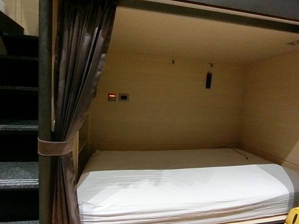 2017/1/30 Amici Hotel Six Star Hostel