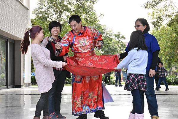 台東美術館魔術表演+人入大氣球+猴王川劇變臉+奇幻泡泡秀+小丑汽球秀 (7).JPG