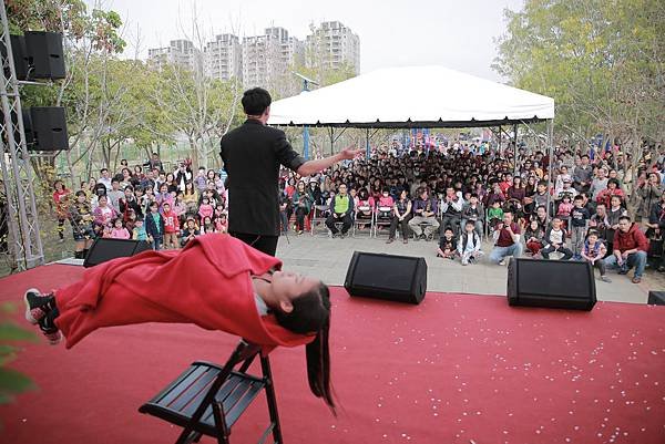 環保局太平公園演唱會魔術表演、小丑表演、熱舞表演、樂團演唱