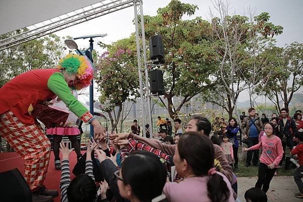 環保局太平公園演唱會魔術表演、小丑表演、熱舞表演、樂團演唱