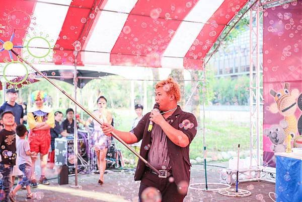 東勢林務園區氣球小丑、魔幻泡泡秀