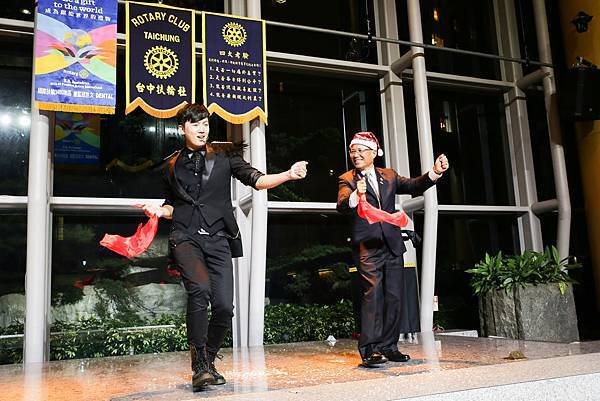 台中扶輪社聖誕晚會活動魔術表演