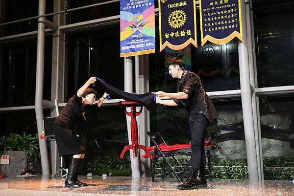 台中扶輪社聖誕晚會活動魔術表演