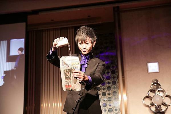 元弘草本尾牙活動主持、魔術表演、川劇變臉