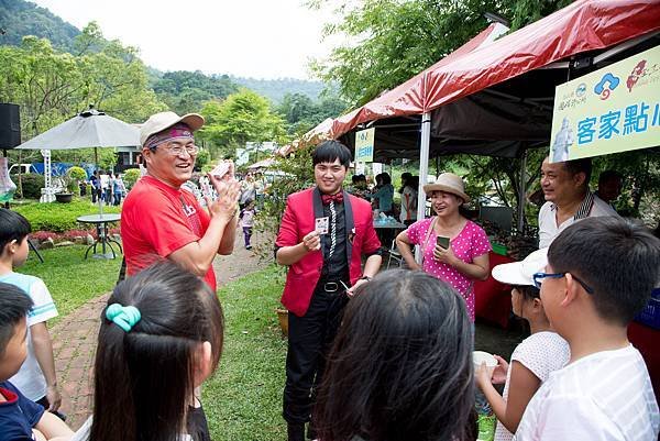 國姓鄉桐花季小丑氣球、行動雕像、水晶球、桌邊魔術