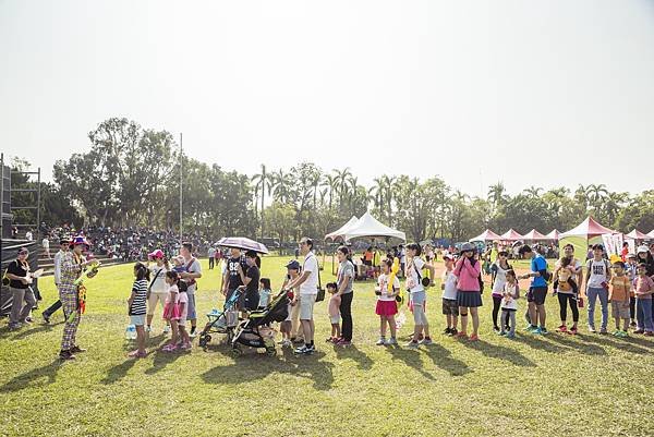 2016.11.06 南投-中興新村-Toyota路跑家庭日魔術表演、小丑舞台、氣球小丑、人入氣球、行動雕像、樂團主持