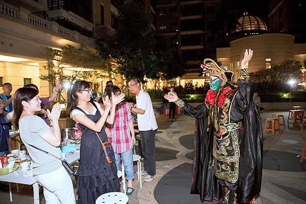 麗景社區中秋晚會三人樂團、活動主持、魔術表演、川劇變臉、氣球小丑