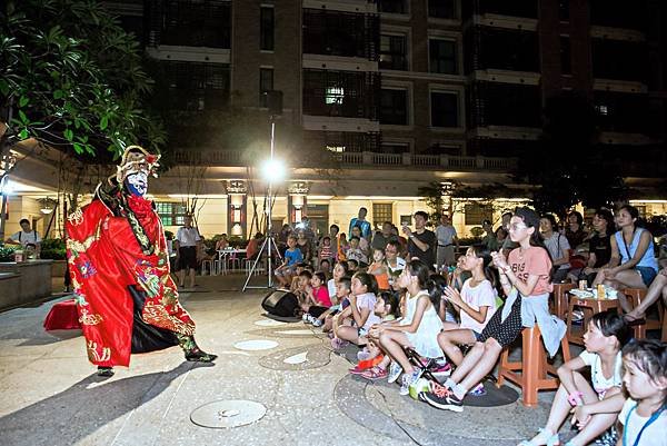 麗景社區中秋晚會三人樂團、活動主持、魔術表演、川劇變臉、氣球小丑