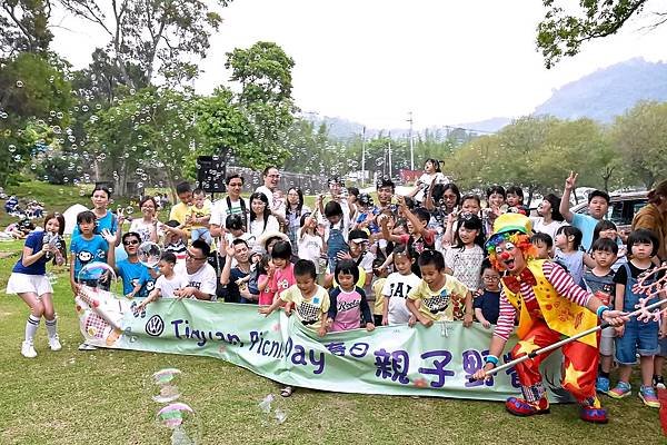 福斯車聚魔幻泡泡秀