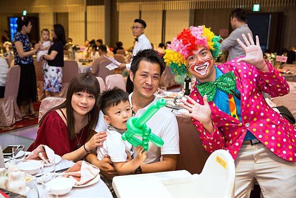 育地魔幻婚禮迎賓小丑、魔術表演