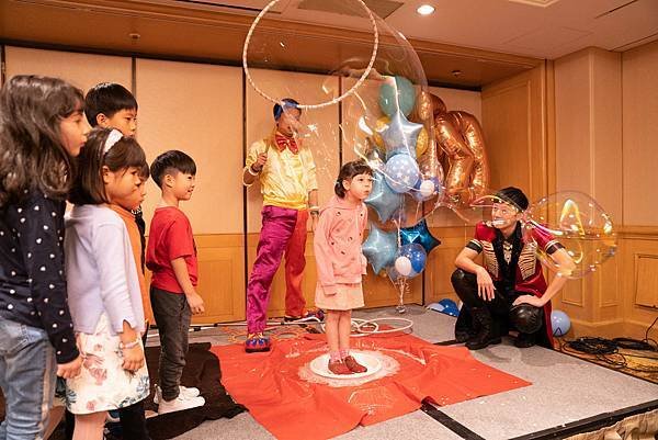 台北私人生日派對小丑氣球、魔幻泡泡