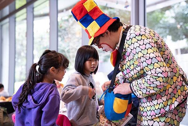 養心殿社區中秋活動魔術表演、氣球小丑、雙人樂團