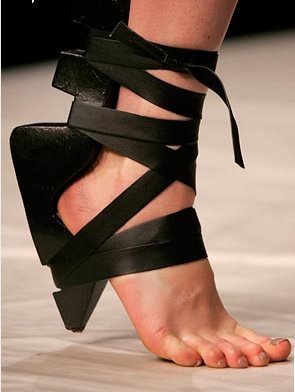 London design duo Maki Aminaka (Löfvander)and Marcus Wilmont(Aminaka Wilmont), introduced their sole-less shoes.jpg