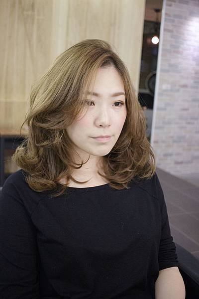 www.facebook.com/Magic-salon-魔髮小隆-933067986736760/?ref=hl