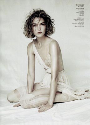 Vogue China April 2011 - Arizona Muse