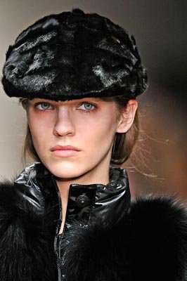 Burberry Prorsum F/W 2011 - Samantha Gradoville