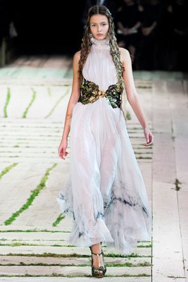 Alexander McQueen S/S 2011 : Kristina Romanova