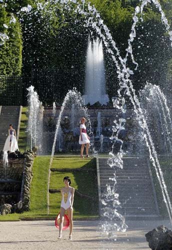 Chanel Cruise 2013 Versailles