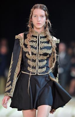 Alexander McQueen S/S 2011 : Iris Egbers