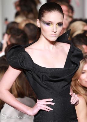 Alex Perry S/S 2011/12 - Amanda Ware