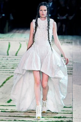 Alexander McQueen S/S 2011 : Caroline Brasch Nielsen