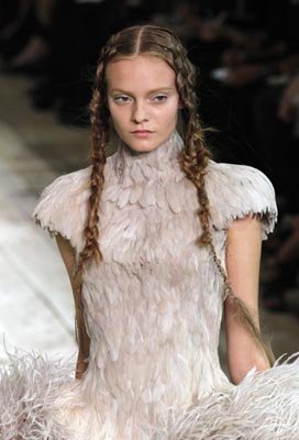 Alexander McQueen S/S 2011 : Nimue Smit 