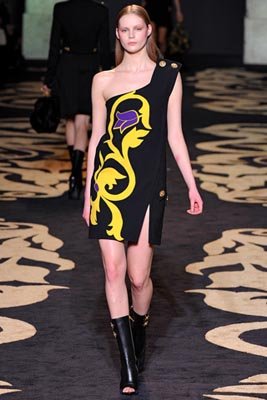 Versace F/W 2011 - Juju Ivanyuk