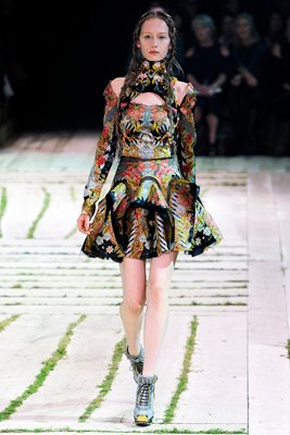 Alexander McQueen S/S 2011 : Kasia Wrobel