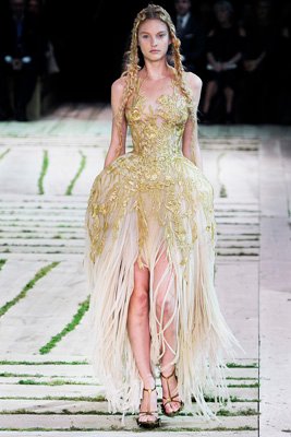 Alexander McQueen S/S 2011 : Patricia Van der Vliet