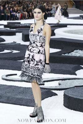 Chanel S/S 2011 : Isabeli Fontana