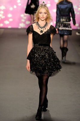 Anna Sui F/W09 - Sasha Pivovarova