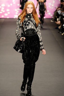 Anna Sui F/W09 - Vlada Roslyakova