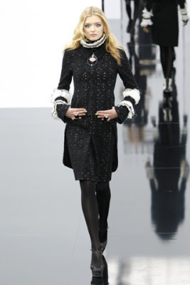 Chanel F/W&apos;09 - Lily Donaldson