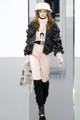 Chanel F/W&apos;09 - Karmen Pedaru