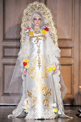Christian Lacroix Haute Couture F/W 09.10 - Vlada Roslyakova