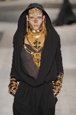 Givenchy Haute Couture F/W 09.10 - Leticia Alterbernd