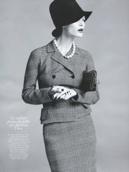 Vogue Paris August 2009 -  Malgosia Bela