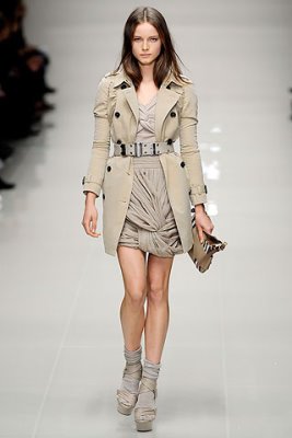 Burberry Prorsum S/S 2010 - Anna De Rijk 